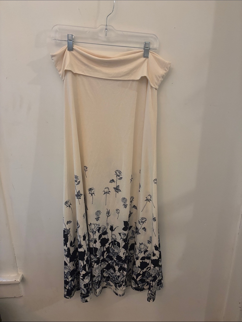 LuLaRoe XL Cream Navy Blue Dipped Floral Rose Knit Maxi Skirt Boho Stretch